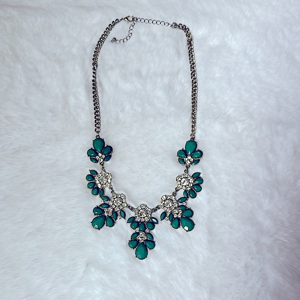Green Vintage-Inspired Necklace